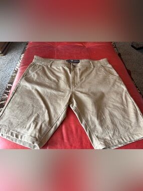 Men's XRAY Casual Khaki Shorts - size 40
